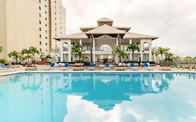 Luxurious 2Bdr Condo Located In Prestigious Tower.
